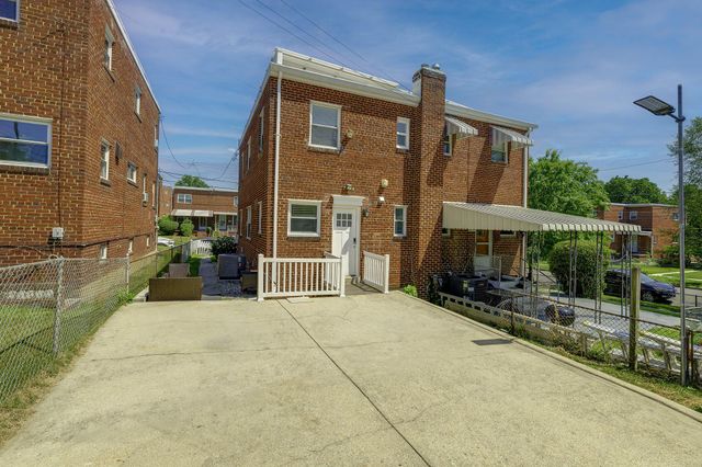5802 8TH ST NE, Washington, DC 20011