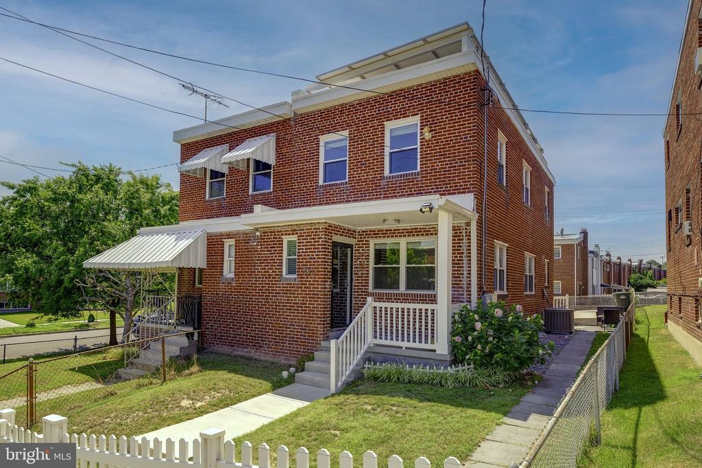 5802 8TH ST NE, Washington, DC 20011