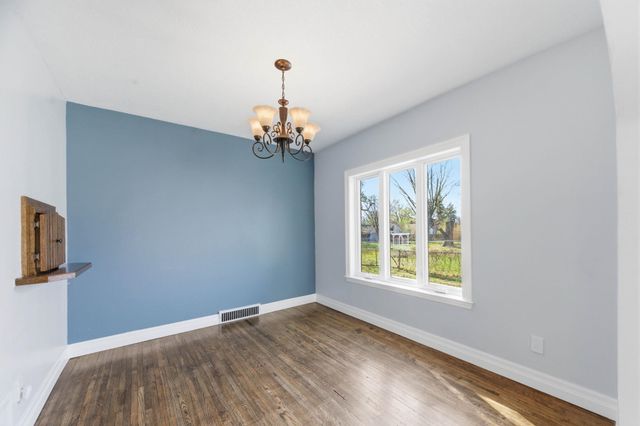 1554 N Woodrow Ct, Wichita, KS 67203