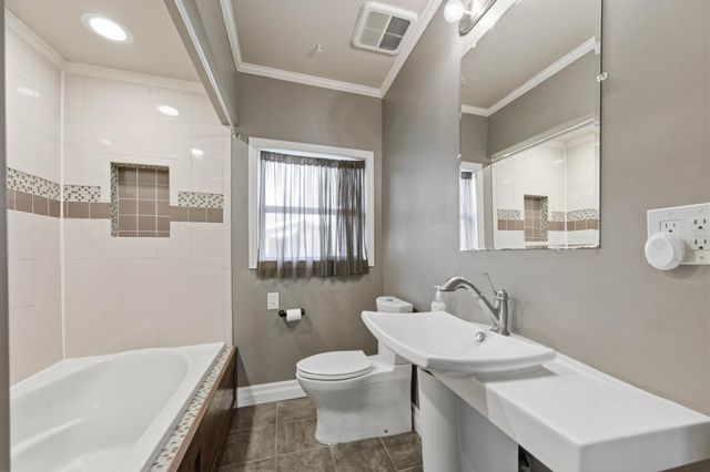 1554 N Woodrow Ct, Wichita, KS 67203