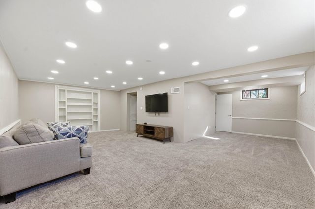 1554 N Woodrow Ct, Wichita, KS 67203