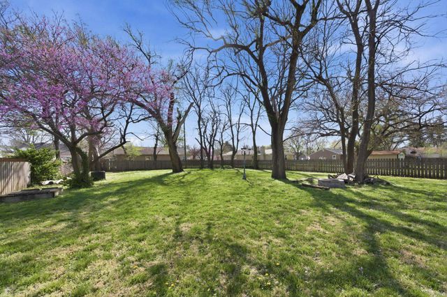 1554 N Woodrow Ct, Wichita, KS 67203