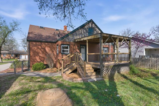 1554 N Woodrow Ct, Wichita, KS 67203