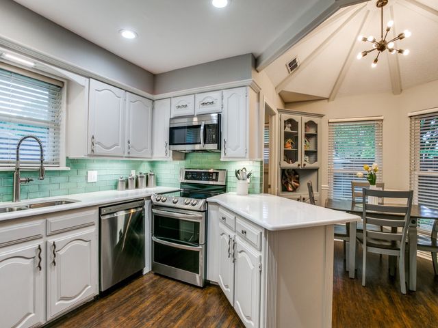 605 Oak Lane, Grapevine, TX 76051