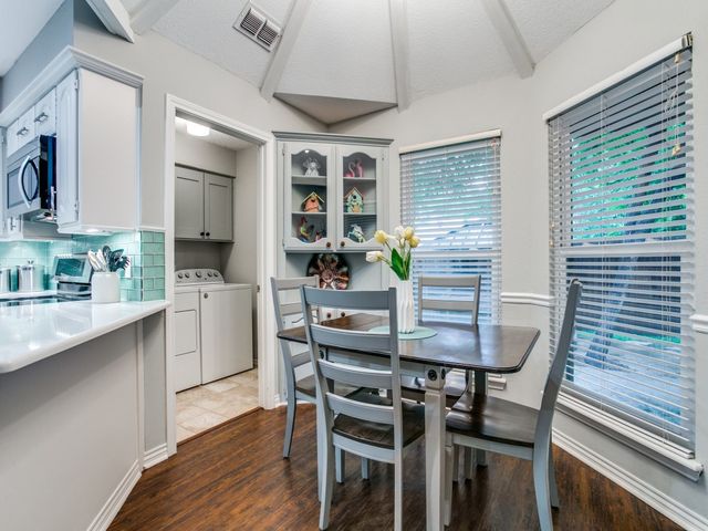 605 Oak Lane, Grapevine, TX 76051