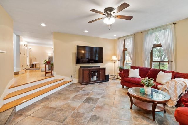 27 True Rd 2, Salisbury, MA 01952