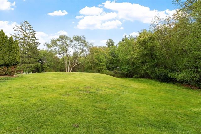 27 True Rd 2, Salisbury, MA 01952