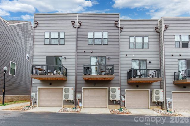 924 Broad River Lane, Charlotte, NC 28211