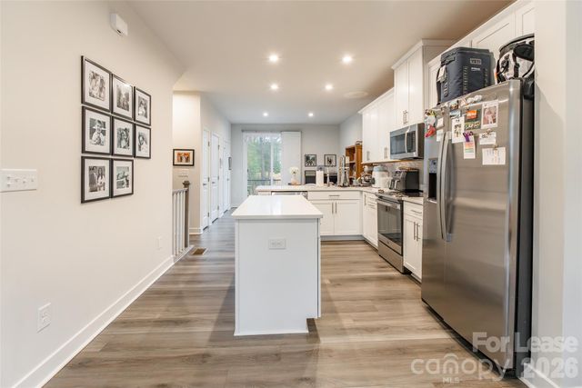924 Broad River Lane, Charlotte, NC 28211