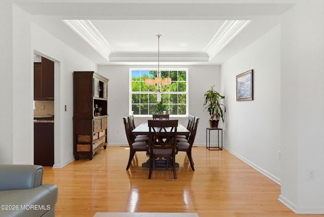 6 Valley Court, Cream Ridge, NJ 08514