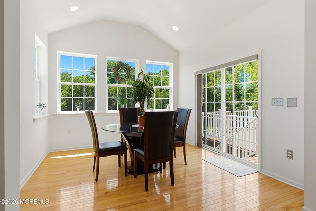 6 Valley Court, Cream Ridge, NJ 08514