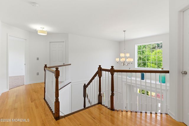 6 Valley Court, Cream Ridge, NJ 08514