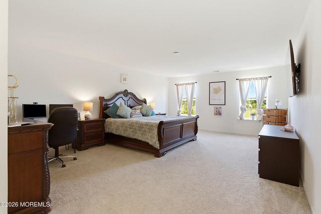 6 Valley Court, Cream Ridge, NJ 08514