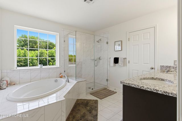 6 Valley Court, Cream Ridge, NJ 08514