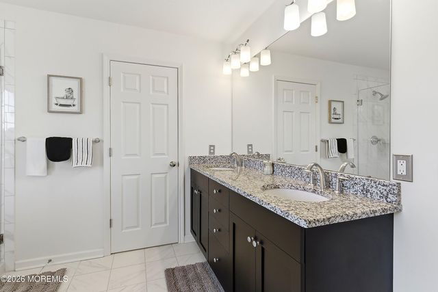 6 Valley Court, Cream Ridge, NJ 08514