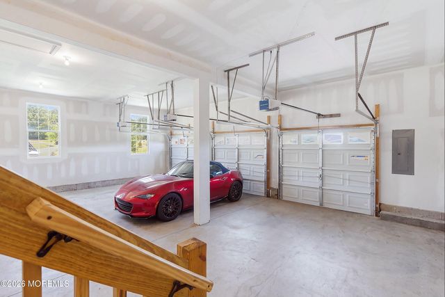6 Valley Court, Cream Ridge, NJ 08514