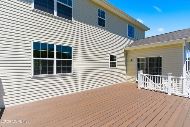6 Valley Court, Cream Ridge, NJ 08514