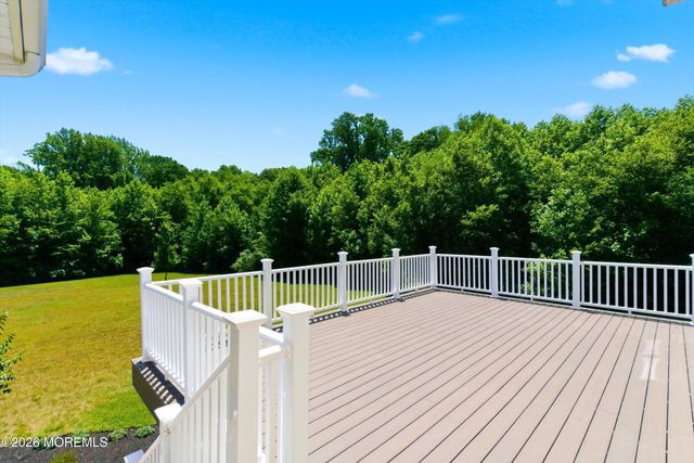 6 Valley Court, Cream Ridge, NJ 08514