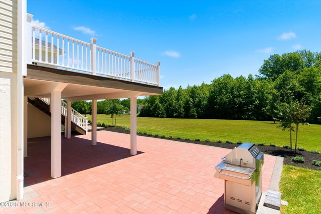 6 Valley Court, Cream Ridge, NJ 08514