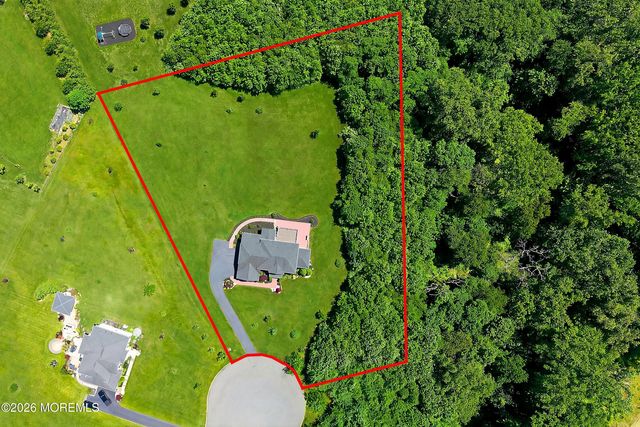 6 Valley Court, Cream Ridge, NJ 08514