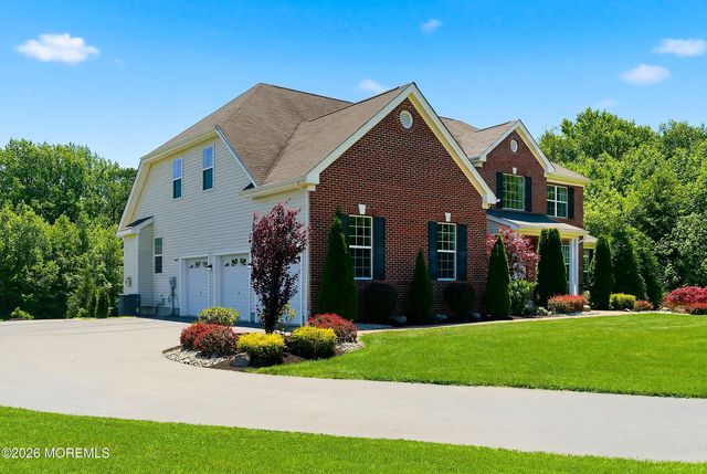 6 Valley Court, Cream Ridge, NJ 08514
