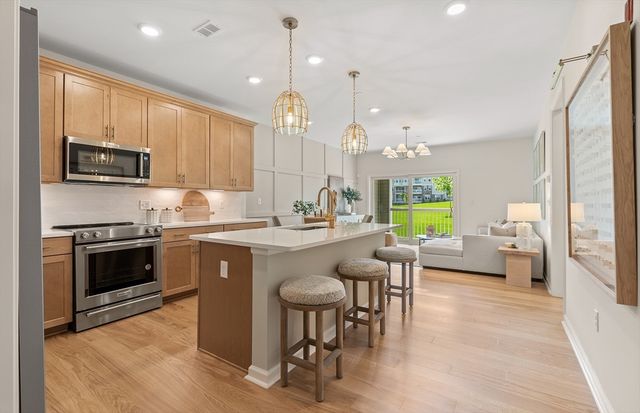 320 Martins Landing Way 210, North Reading, MA 01864