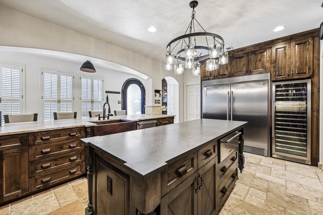 221 N Lucas Drive, Grapevine, TX 76051