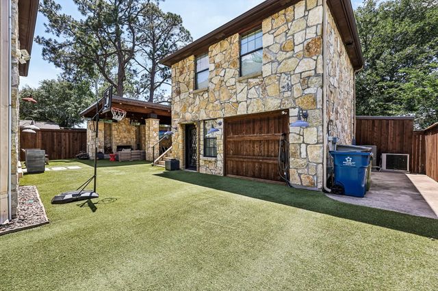 221 N Lucas Drive, Grapevine, TX 76051
