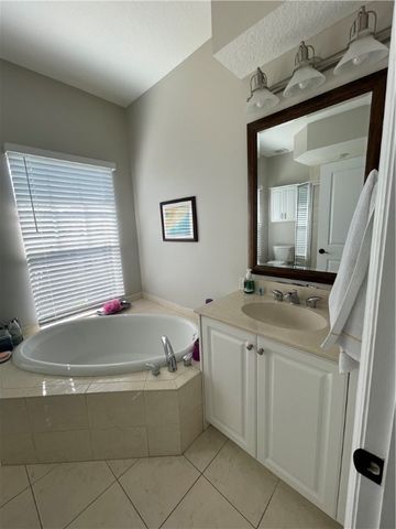 1615 42nd Square 103, Vero Beach, FL 32960