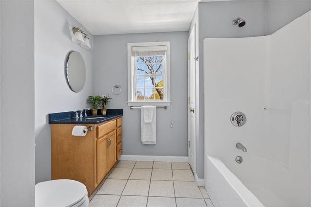 16 Rhodes Place 16, Hingham, MA 02043