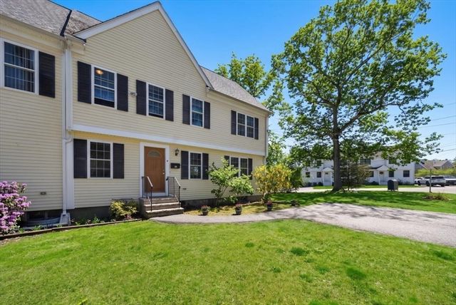 16 Rhodes Place 16, Hingham, MA 02043