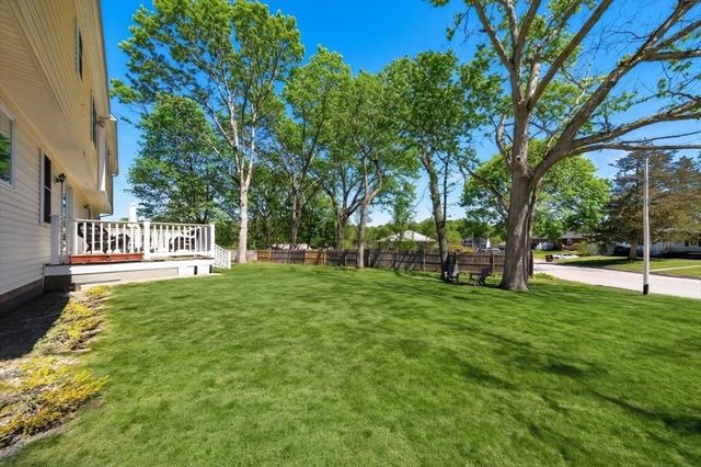 16 Rhodes Place 16, Hingham, MA 02043