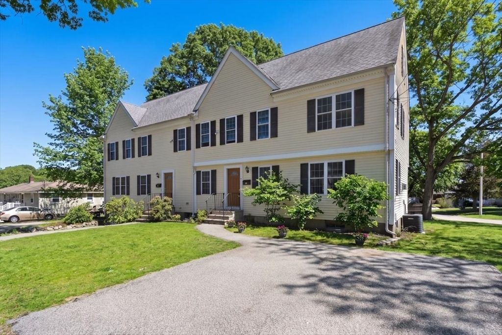 16 Rhodes Place 16, Hingham, MA 02043