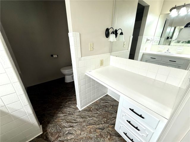 1725 Quail Hollow Road, Dover, AR 72837