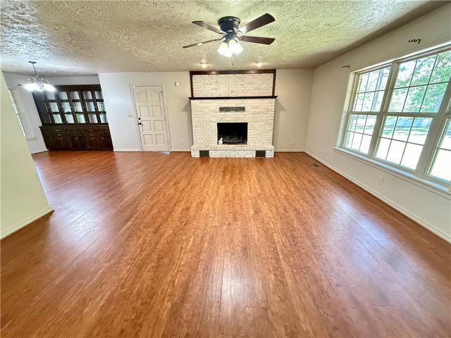 1725 Quail Hollow Road, Dover, AR 72837