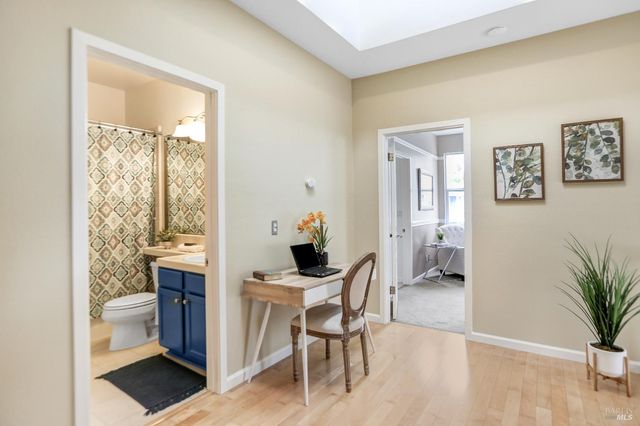 143 Piper Ln, Sonoma, CA 95476