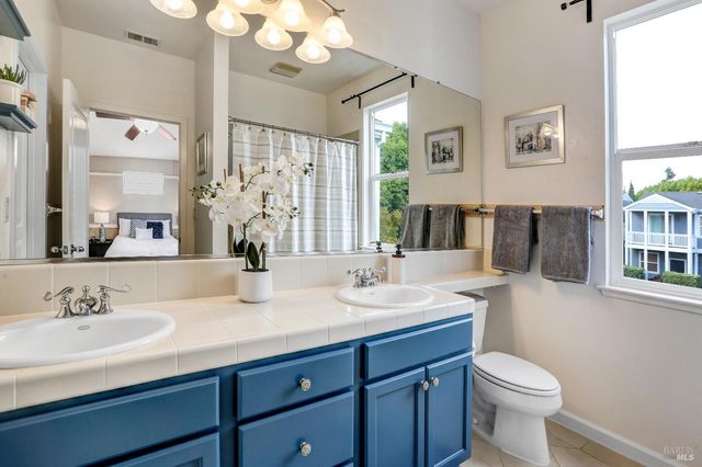 143 Piper Ln, Sonoma, CA 95476