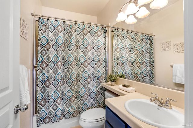 143 Piper Ln, Sonoma, CA 95476