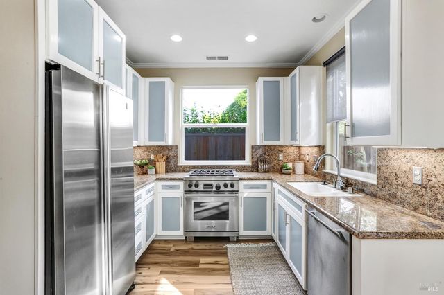 143 Piper Ln, Sonoma, CA 95476