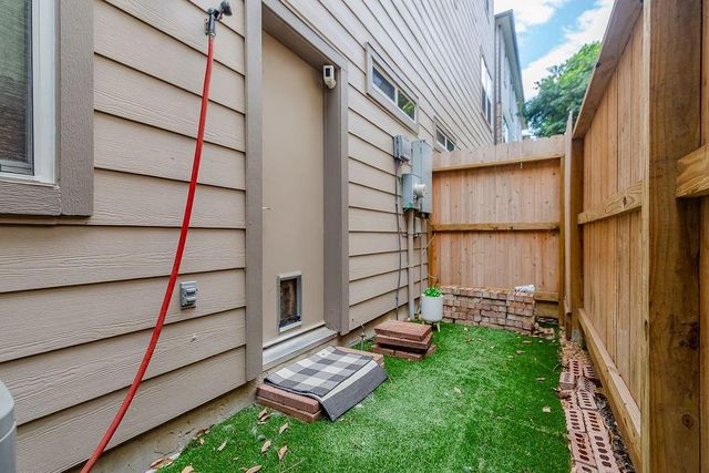 2127 Stacy Glen, Houston, TX 77008