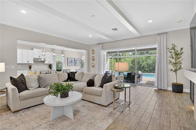 3821 Helmsman DR, Naples, FL 34120