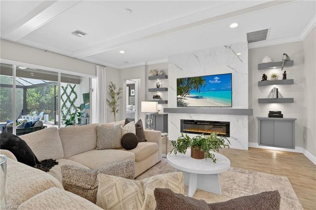 3821 Helmsman DR, Naples, FL 34120