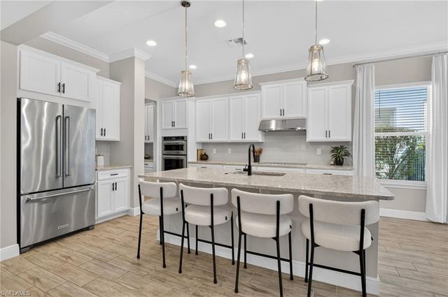 3821 Helmsman DR, Naples, FL 34120