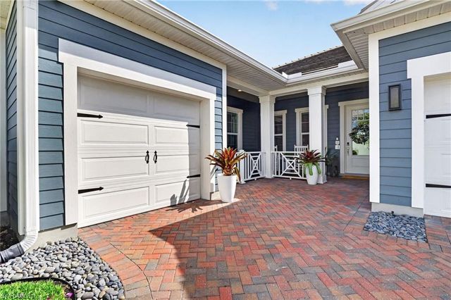 3821 Helmsman DR, Naples, FL 34120
