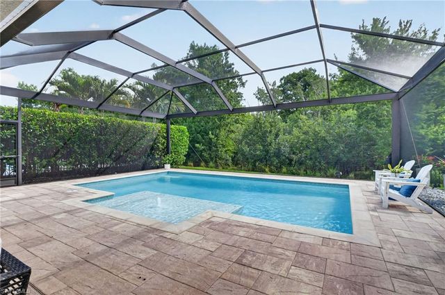 3821 Helmsman DR, Naples, FL 34120