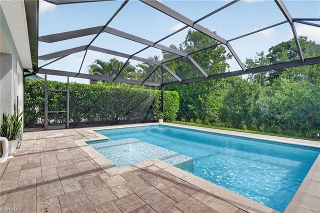 3821 Helmsman DR, Naples, FL 34120