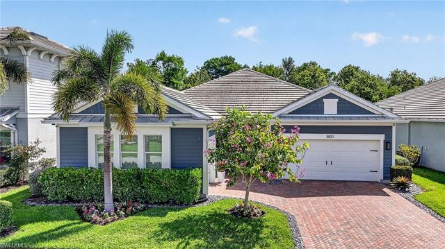 3821 Helmsman DR, Naples, FL 34120