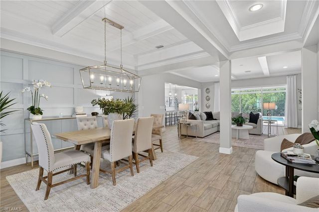 3821 Helmsman DR, Naples, FL 34120