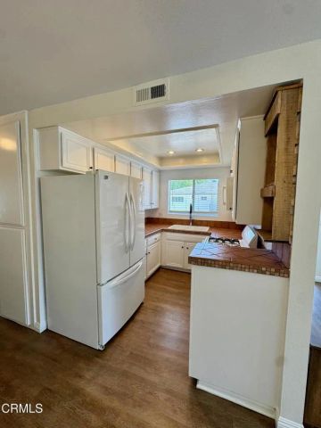 1136 Acadia Place 4, Ventura, CA 93003