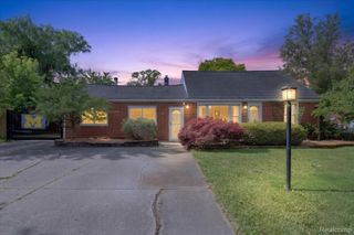 962 Sylvanwood Drive, Troy, MI 48085